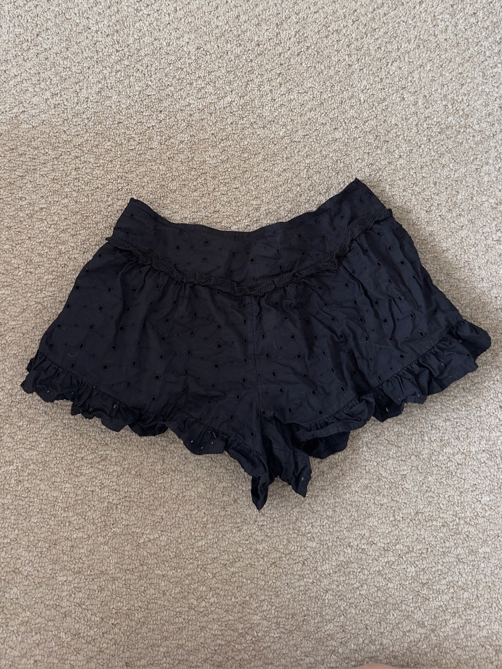 Urban Outfitters Kimchi Blue Black Eyelet Ruffle Hem Women’s Shorts